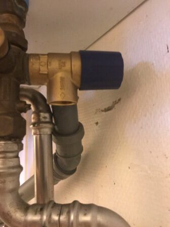 Varmtvandsbeholder utæt sikkerhedsventil